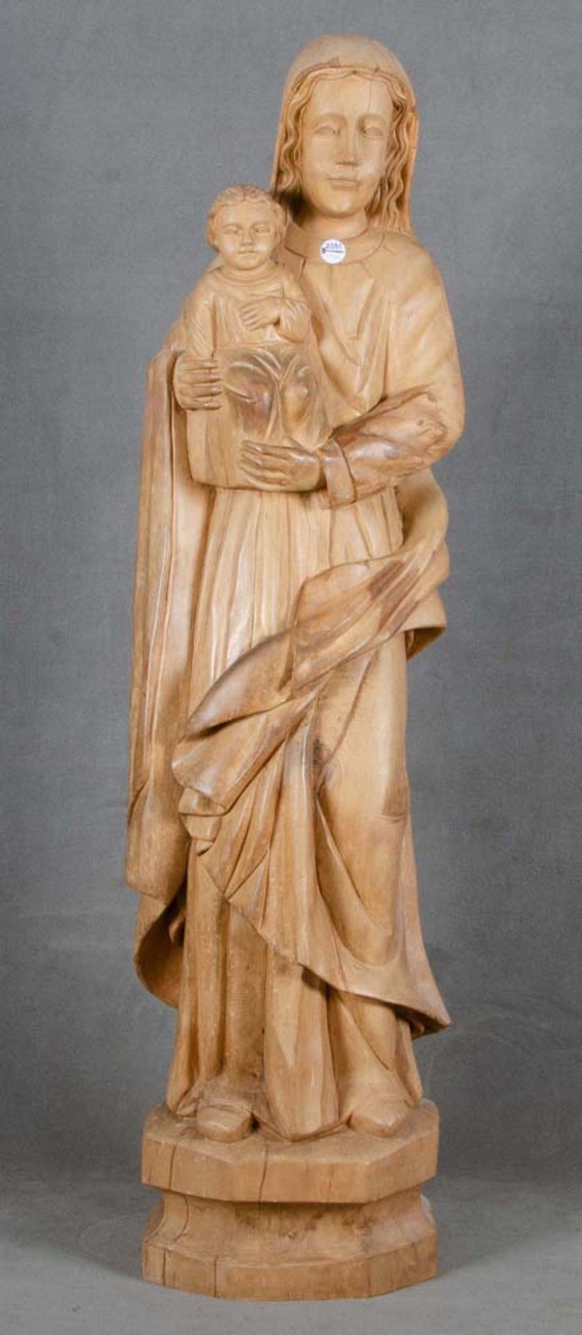 Madonna mit Kind. Deutsch 20. Jh. Massiv Holz, geschnitzt, H=156 cm. **