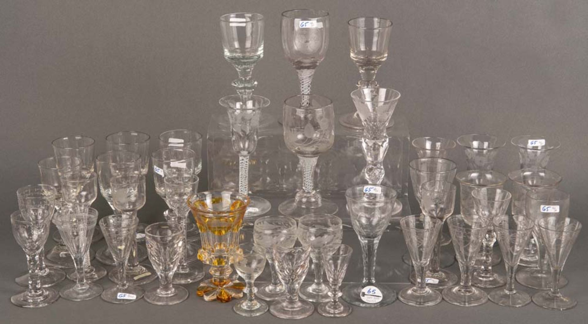 Große Sammlung von Gläsern. Deutsch 18. bis 20. Jh. Farbloses Glas, vereinzelt mit