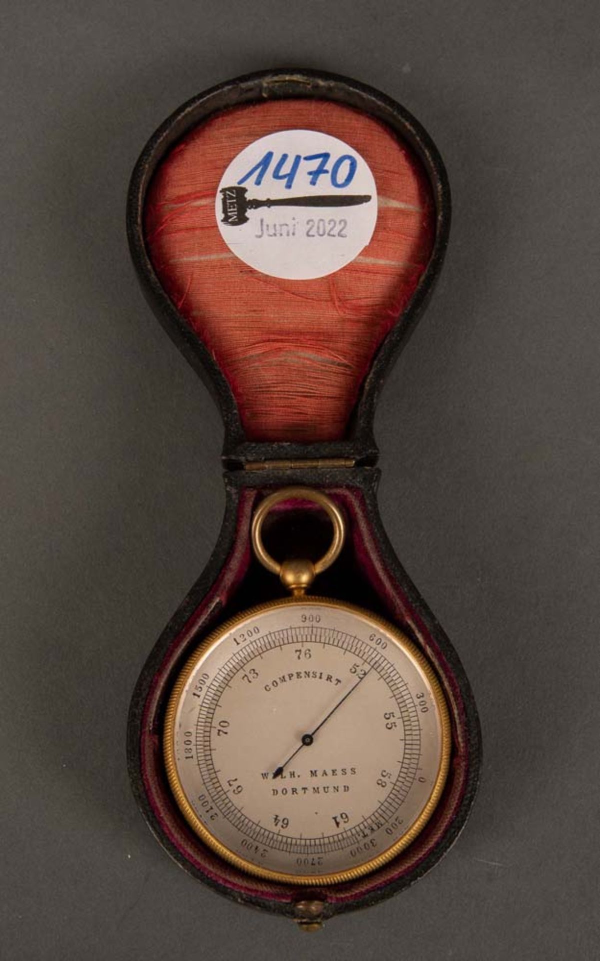 Taschen-Barometer. Dortmund, Wilh. Maess 19. Jh. Bronzekorpus, mit drehbarer Lünette, innenliegend