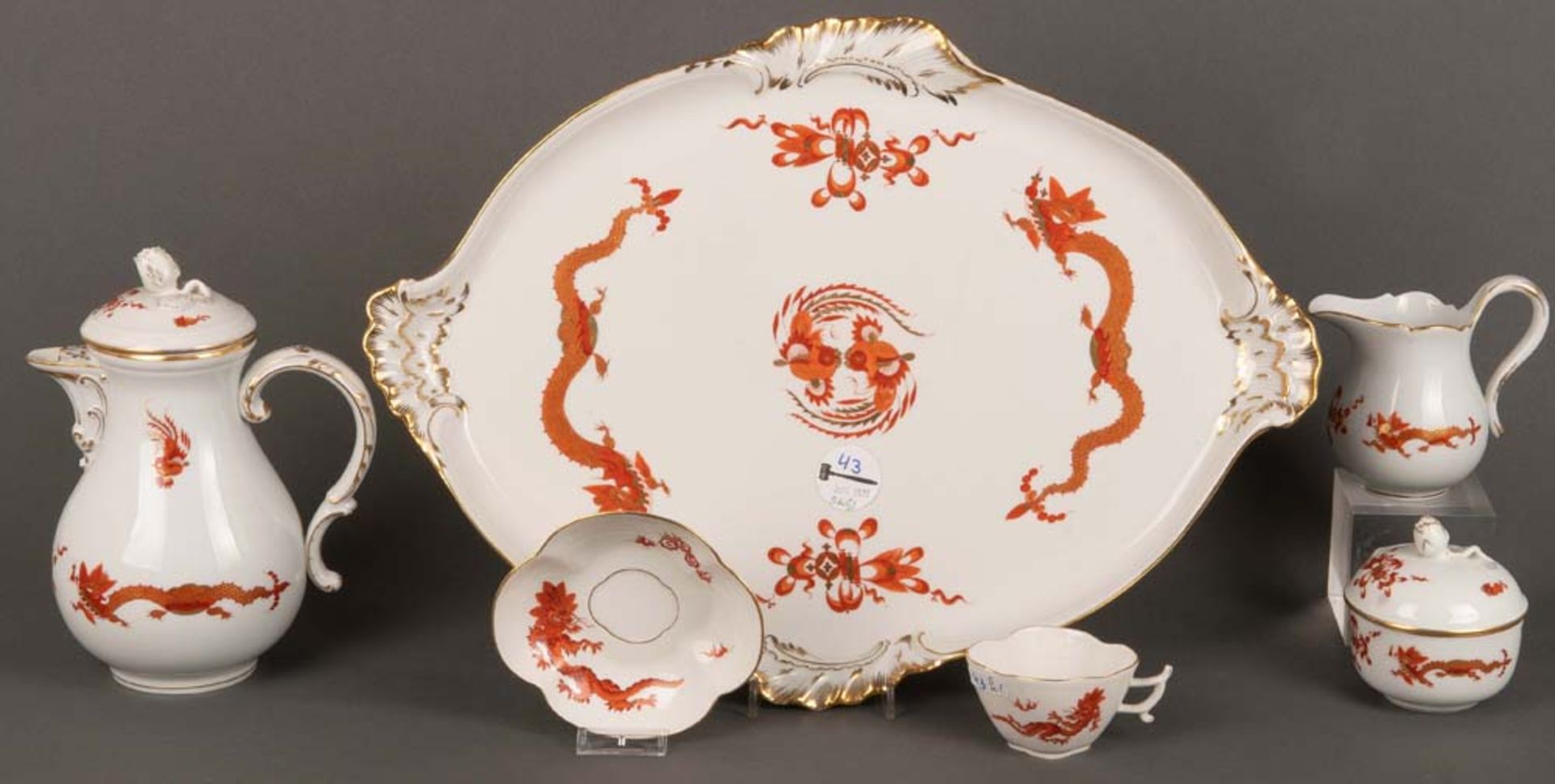 Fünftlgs. Solitaire. „Drachendekor“, Meissen 20. Jh. Porzellan, korallenrot bemalt, teilw. gold