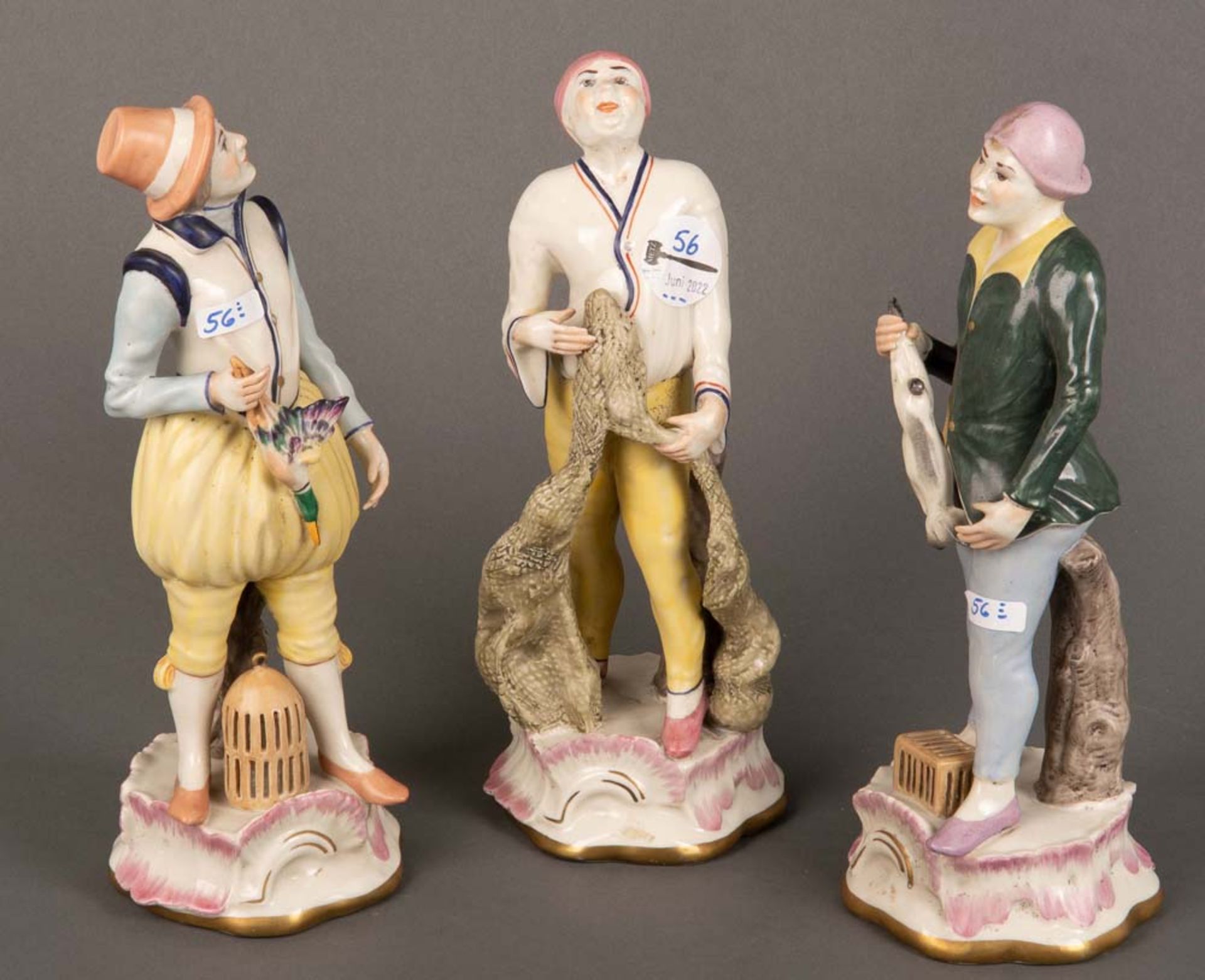 Drei verschiedene Figuren. Deutsch um 1900. Porzellan, bunt bemalt, am Boden unterglasurblaue
