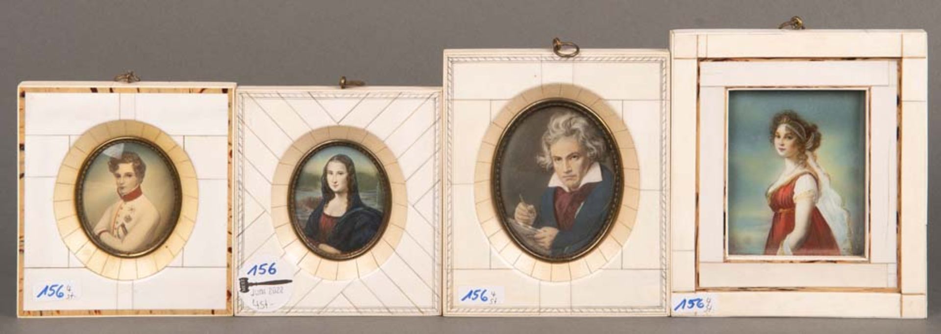 Vier verschiedene Miniaturen. Deutsch 19./20. Jh. Puderfarben/Bein bemalt. Portraits, u.a. von