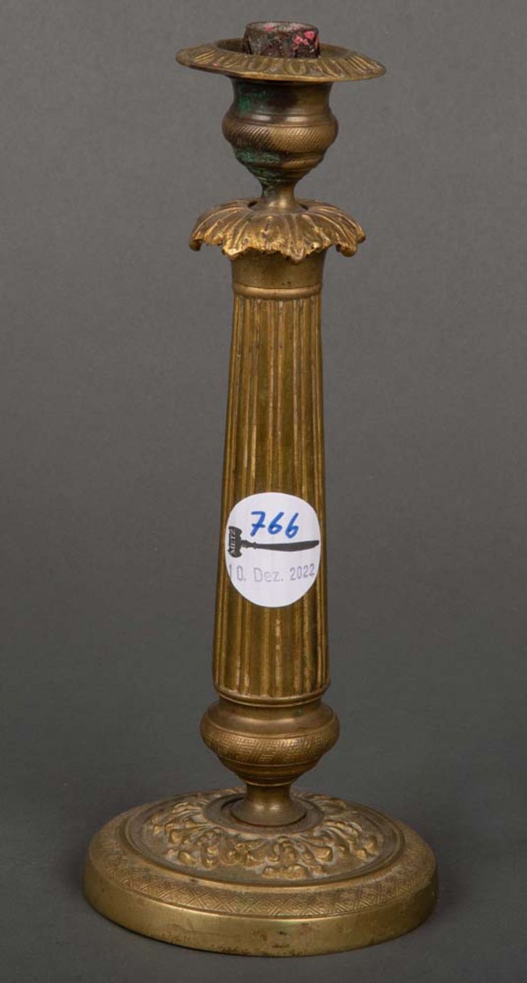 Empire-Kerzenleuchter. Deutsch um 1800. Bronze, H=23,5 cm.
