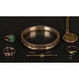 Konvolut Schmuck. 14 ct Gold, ca. 5 g / 8 ct Gold, ca. 3 g. Bestehend aus: Drei Ringe,