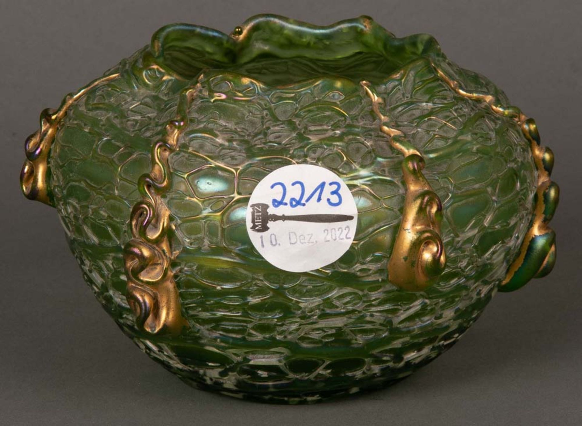 Vase. Joh. Loetz Witwe 20. Jh. Farbloses Glas, farbig überfangen, irisierend, mit Fäden und