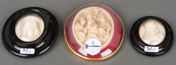 Drei ovale Miniaturen. Deutsch 19./20. Jh. Meerschaum / Bein, geschnitzt, mit christlichen