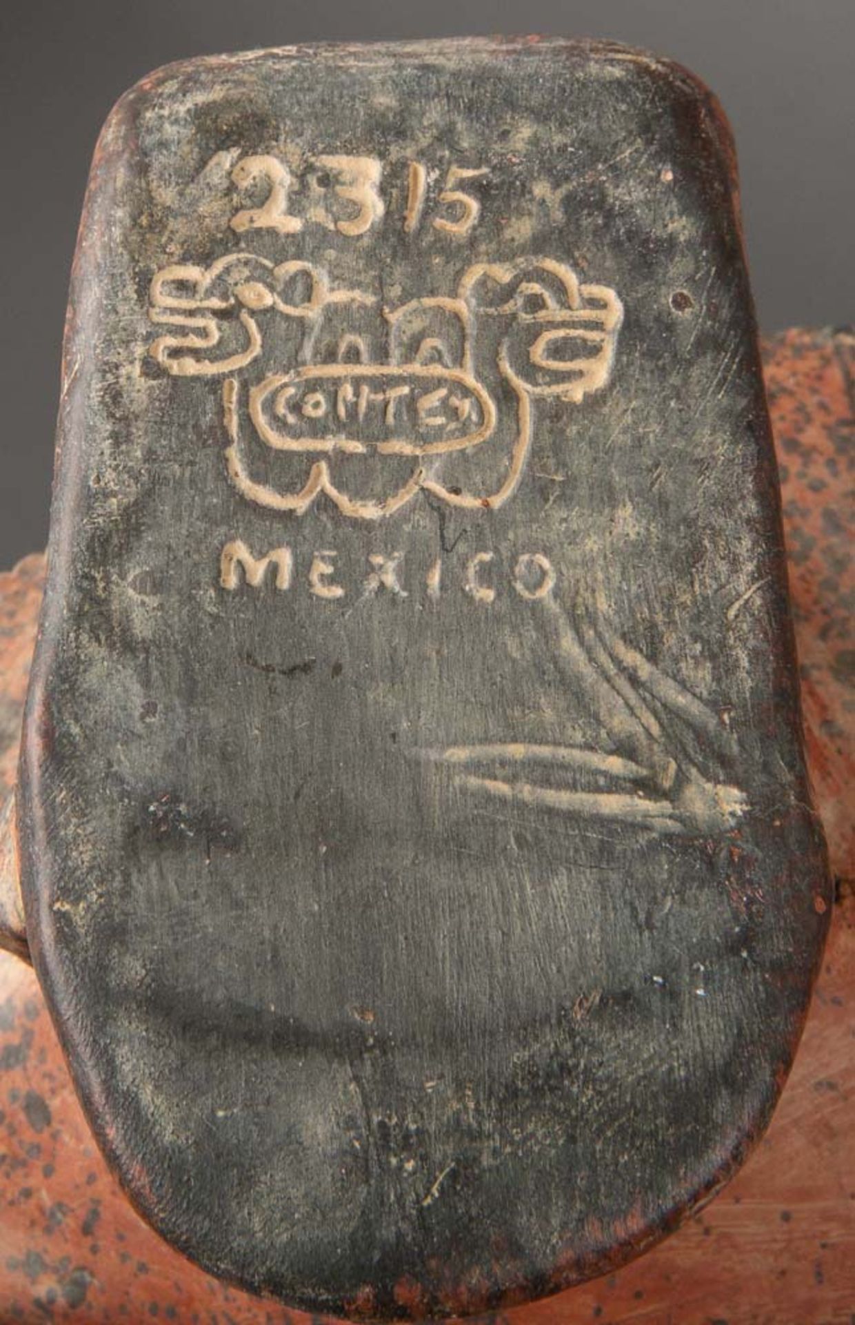 Gottheit und Öllampe. Südamerika. Keramik, bemalt, H=6 bzw. 37 cm. - Image 2 of 2