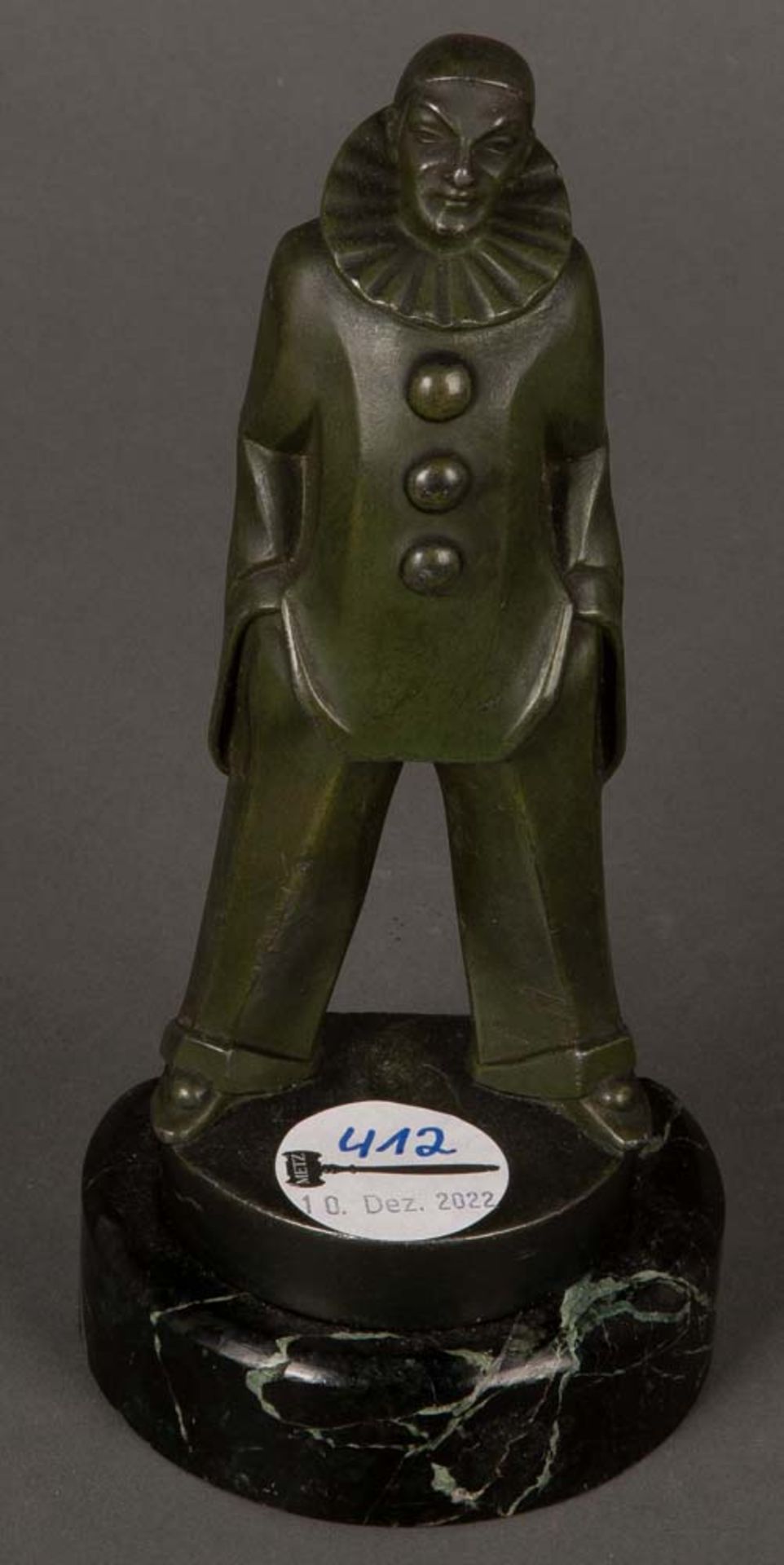 Max Le Verrier (1891-1973). Pierrot auf Marmorsockel. Metall, am Sockel verso sign., H=19,5 cm.