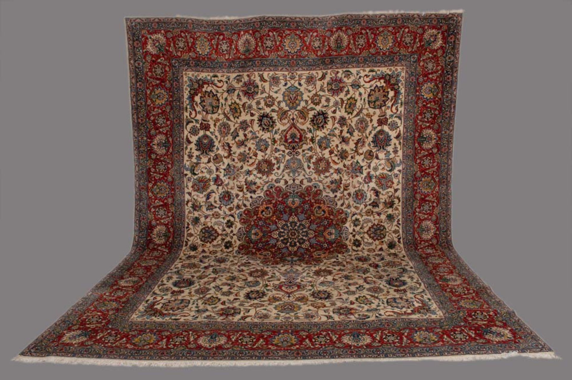 Isfahan-Teppich, 395 x 295 cm. **