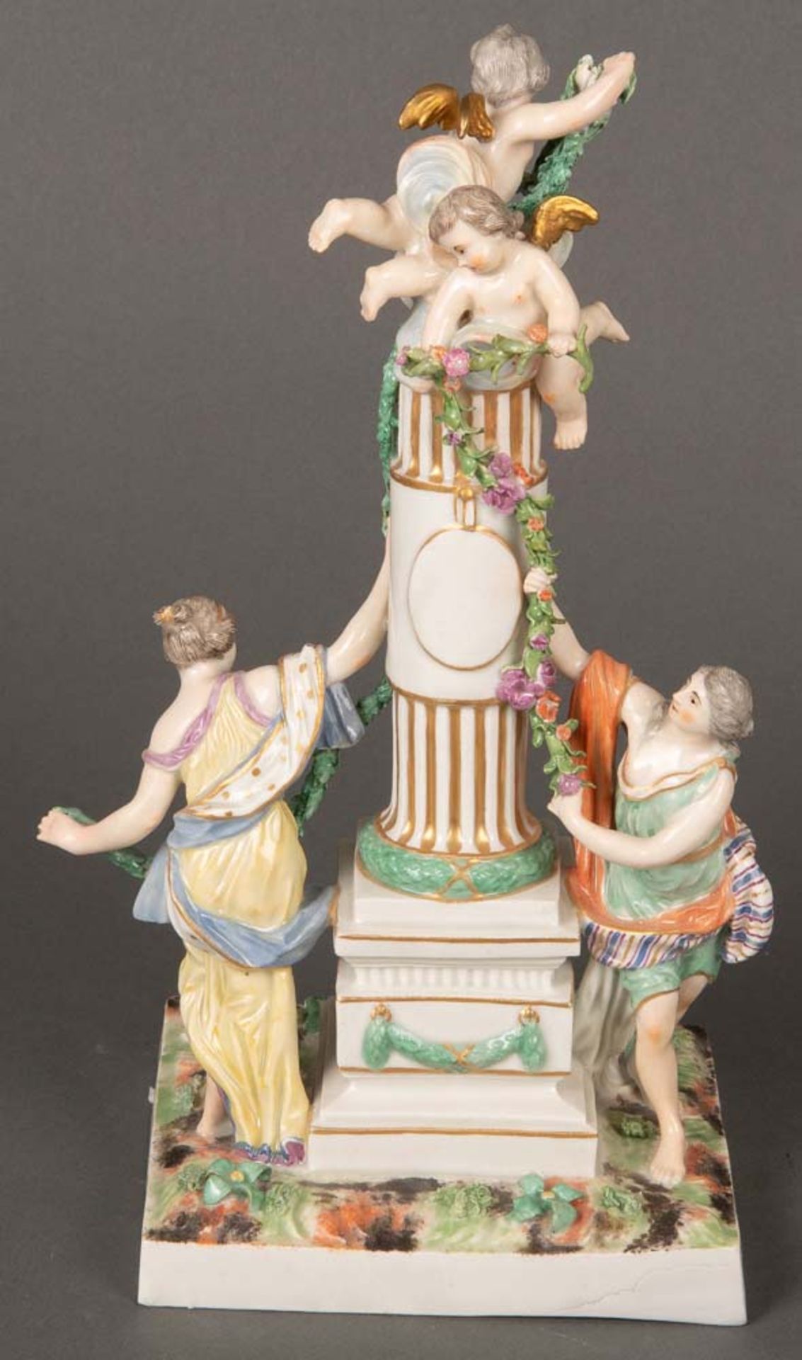 Girlandenwinder-Paar. Ludwigsburg 1790. Porzellan, bunt bemalt, am Boden unterglasurblaue L-Marke, - Bild 2 aus 3