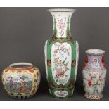 Drei Vasen. Kaiser / Asien 20. Jh. Porzellan, bunt bemalt, am Boden gemarkt u.a. Bavaria, H=25 bis
