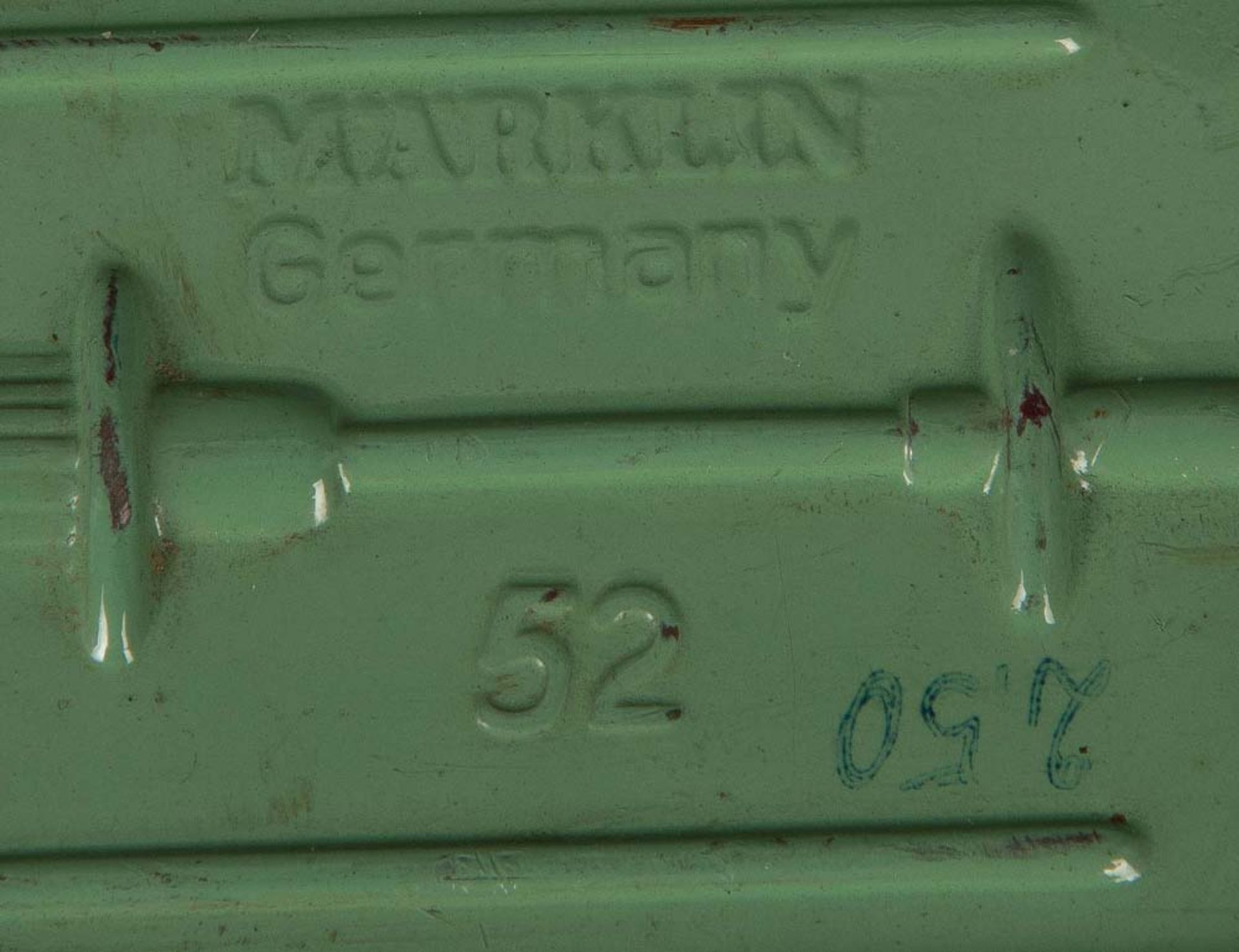 Fünf Blech-Spielzeugautos. Lehmann Märklin u.a., 20. Jh. Meist Metall, bunt bemalt, H=2 bis 9 cm. - Bild 2 aus 2