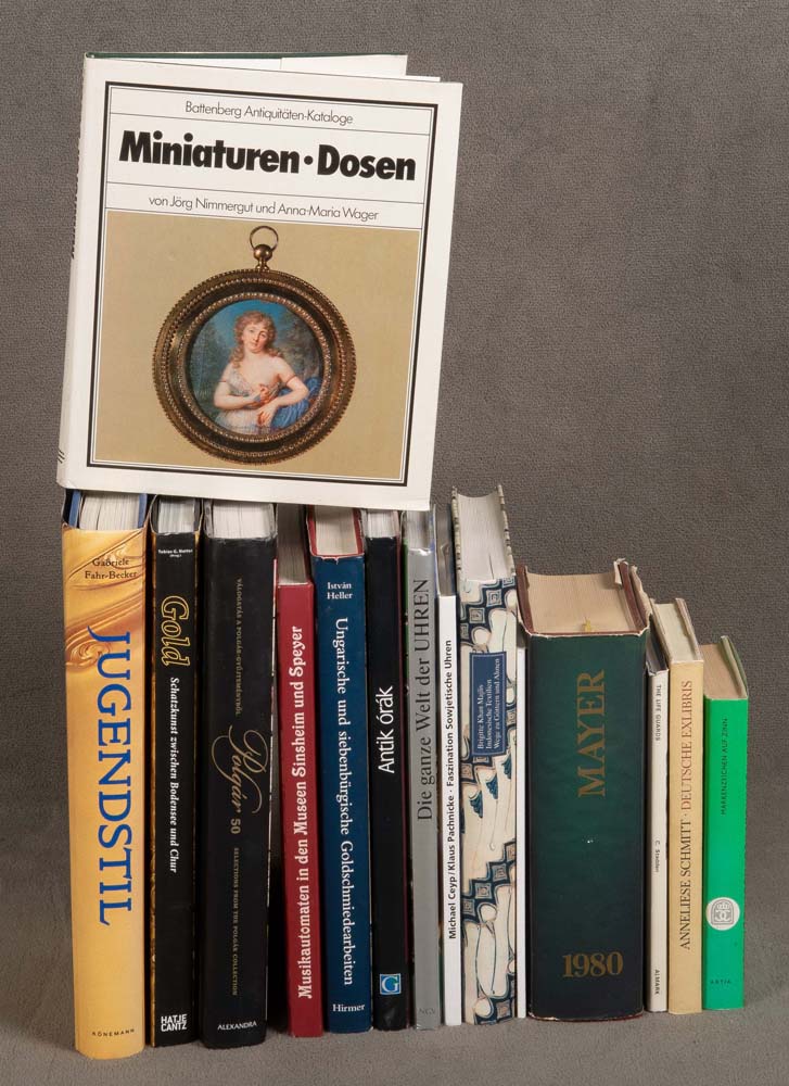 Konvolut von 15 Büchern. Kunst- und Uhrenliteratur. **