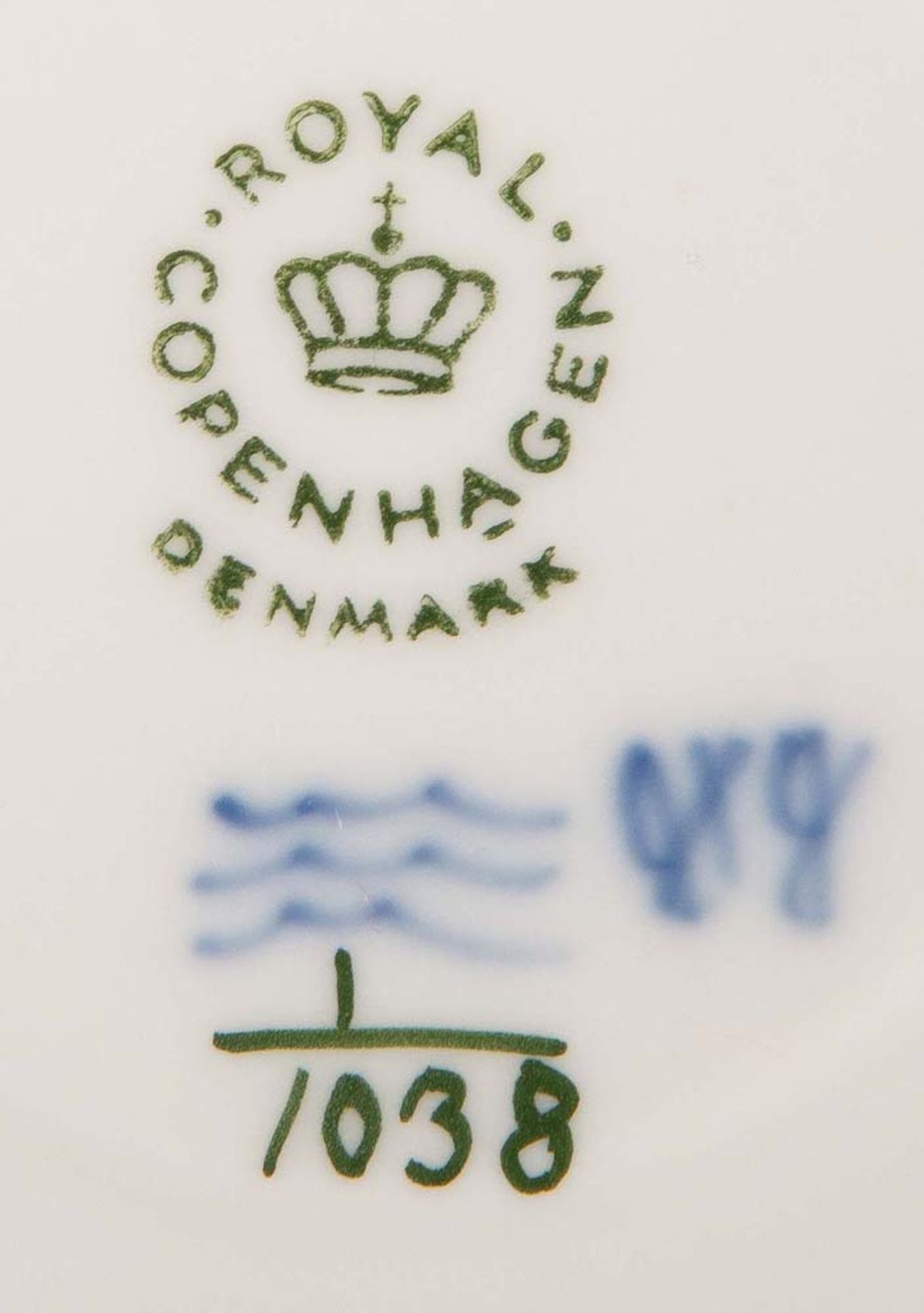 120-tlgs. Porzellan-Service. Royal Copenhagen 20. Jh. Porzellan, mit Dekor „Musselmalet Halbspitze“, - Bild 2 aus 2