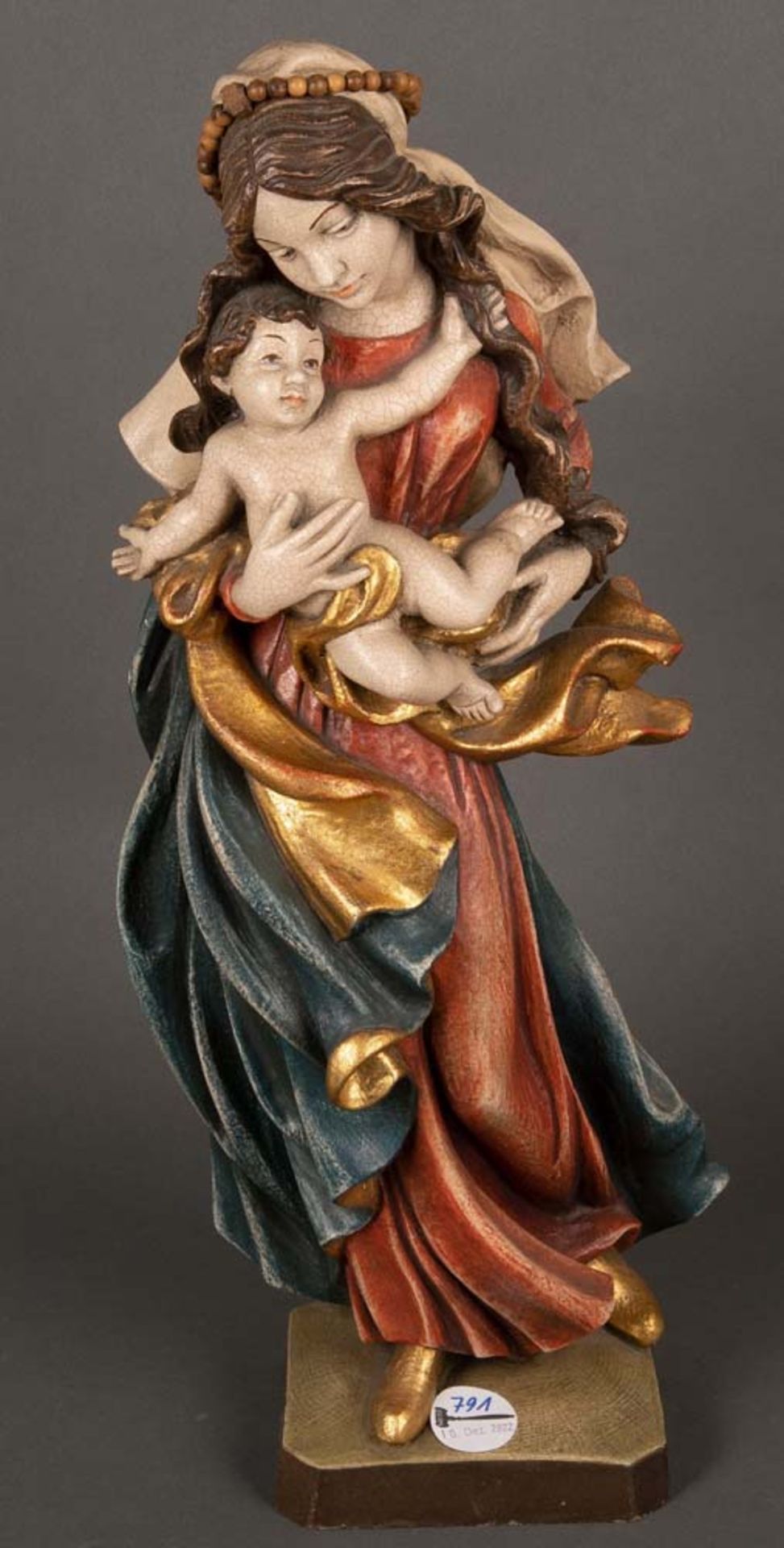 Madonna mit Kind. Deutsch 20. Jh. Massivholz, geschnitzt, auf Kreidegrund farbig gefassr, H=51 cm.