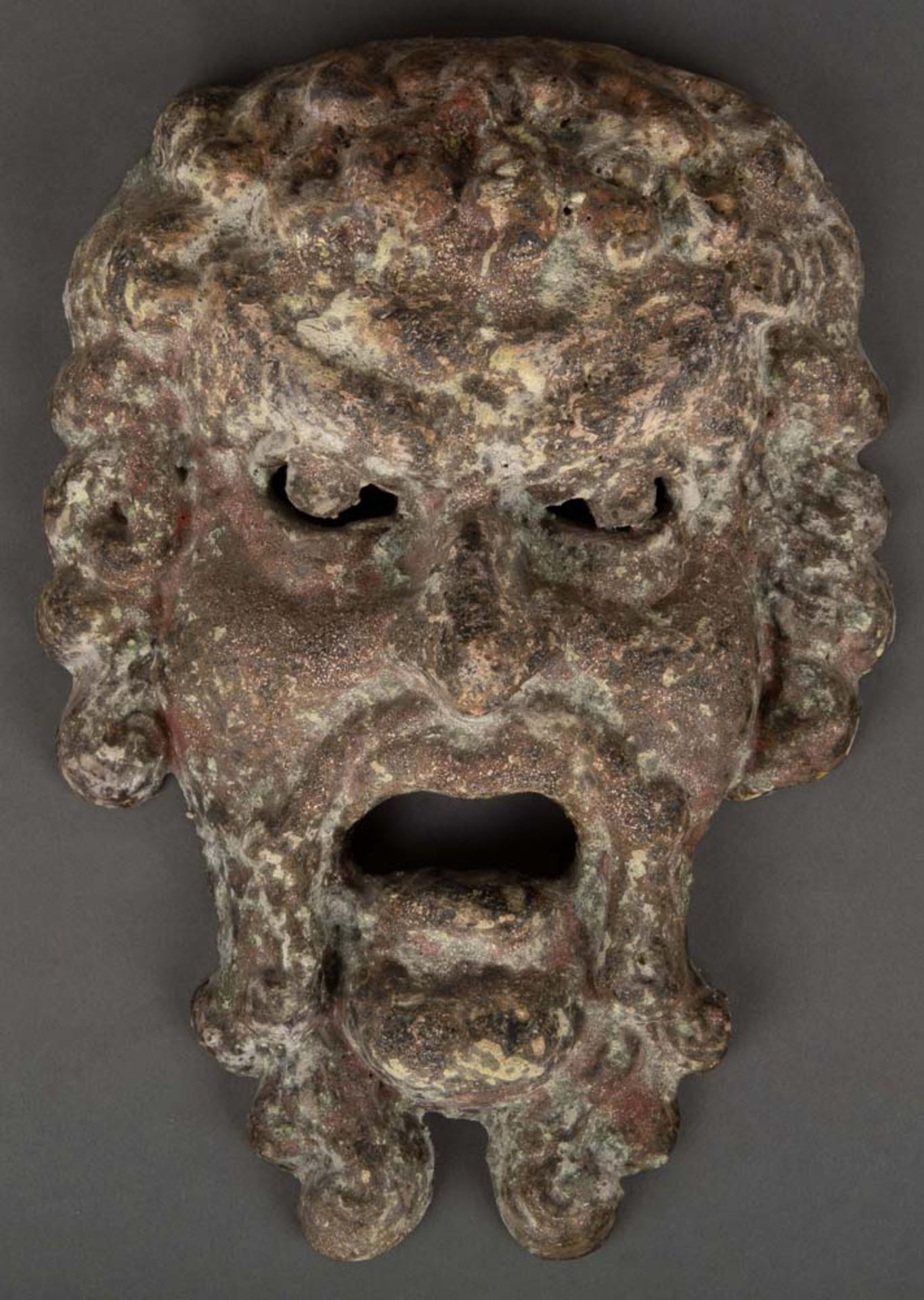 Wohl Bacchus-Maske. Italien 20. Jh. Keramik, verso bez. „Buono Vietri Molina“, H=35 cm, B=24 cm. **