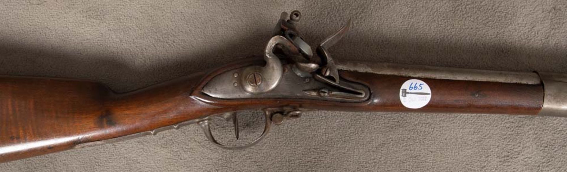 Steinschlossgewehr mit Bajonett. Belgien 19. Jh. Schaft aus Nussbaum, Lauf L=103 cm, Gesamtlänge L= - Bild 2 aus 4