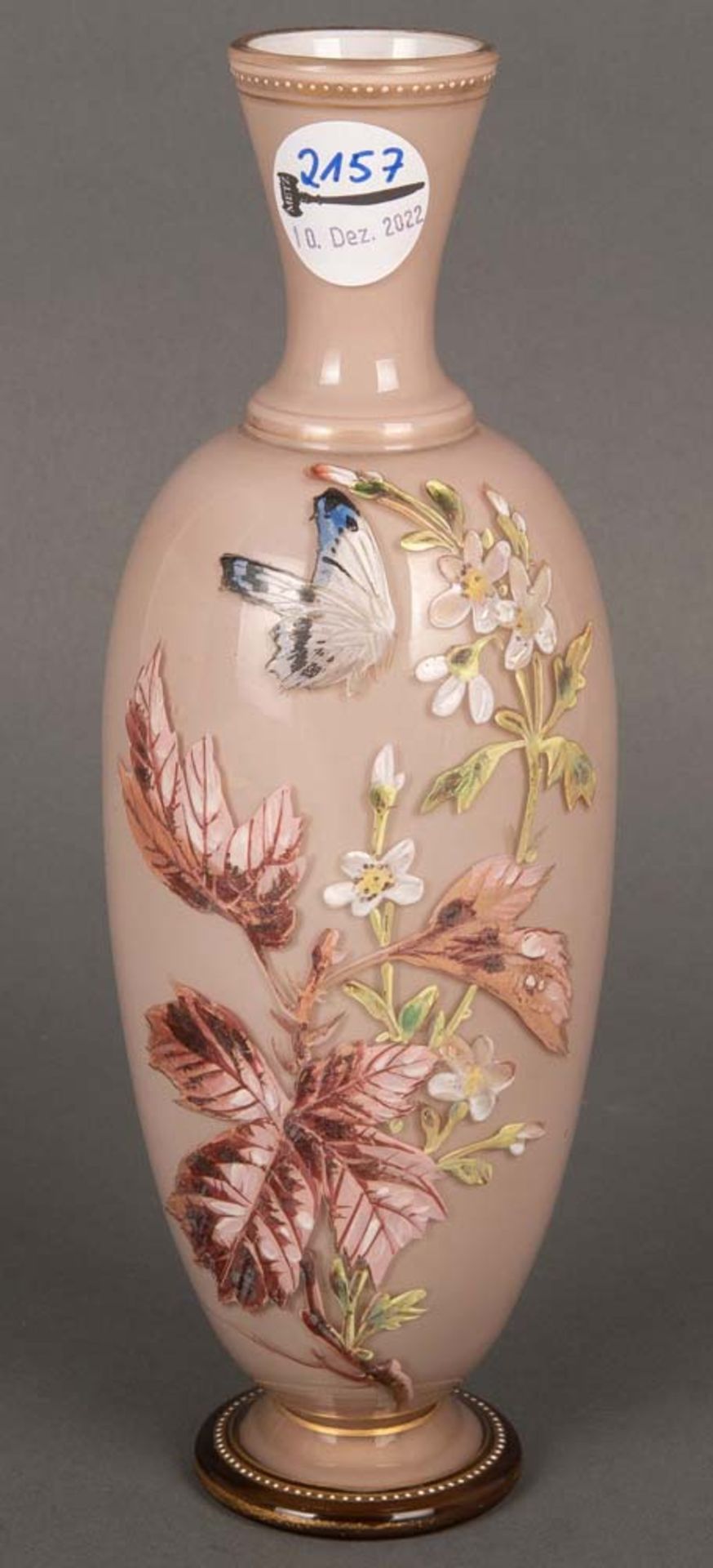 Jugendstil-Vase, Frankreich 1900-1905. Farbloses Glas, farbig überfangen, geätzt und emailliert, H=