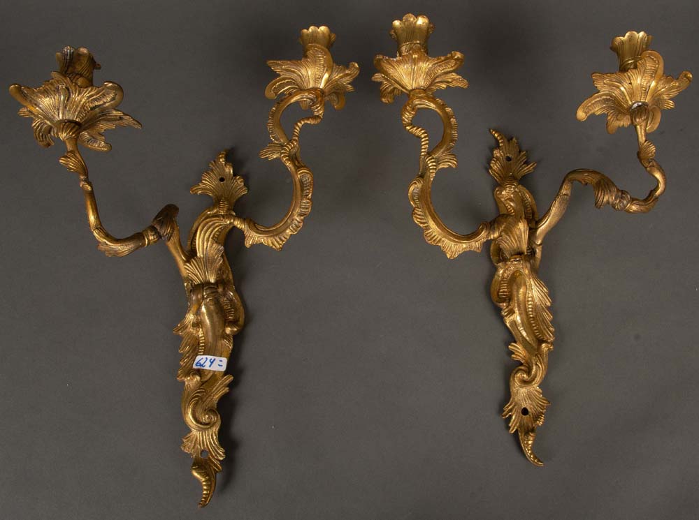 Paar Barock-Wandgirandolen. Potsdam 1750. Bronze, feuervergoldet, zweiarmig geschweift, H=je 35