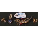 Viertlgs. Konvolut Schmuck. 18 ct Gold, ca. 10 g / 14 ct Gold, ca. 7 g. Bestehend aus: Ohrringen,