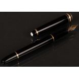 Montblanc-Füller. 14 ct Goldfeder.