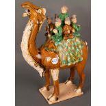 Kamel mit sieben Reitern. Asien. Ton, gebrannt und glasiert, H=53 cm. **