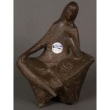 Walter Fischer (1901-1979). Patiencespielerin. Bronze, verso monogr. „WF“, H=28 cm.