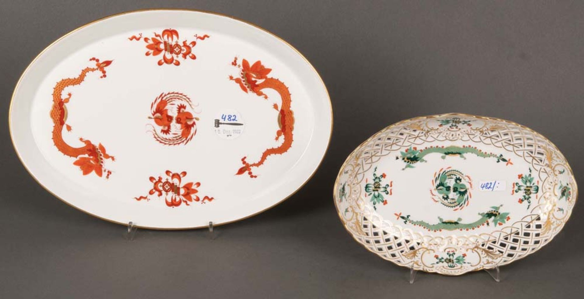 Konvolut Porzellan. Meissen 20. Jh. Porzellan, roter bzw. grüner Drache, gold gehöht, am Boden