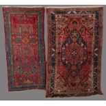 Zwei kaukasische Teppiche, 190 x 92 cm bzw. 220 x 130 cm.