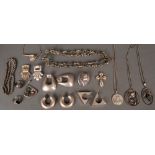 Konvolut Schmuck, Silber, ca. 416 g, u.a. Ohrstecker, Anhänger, Ringe, Ketten und Anhänger.