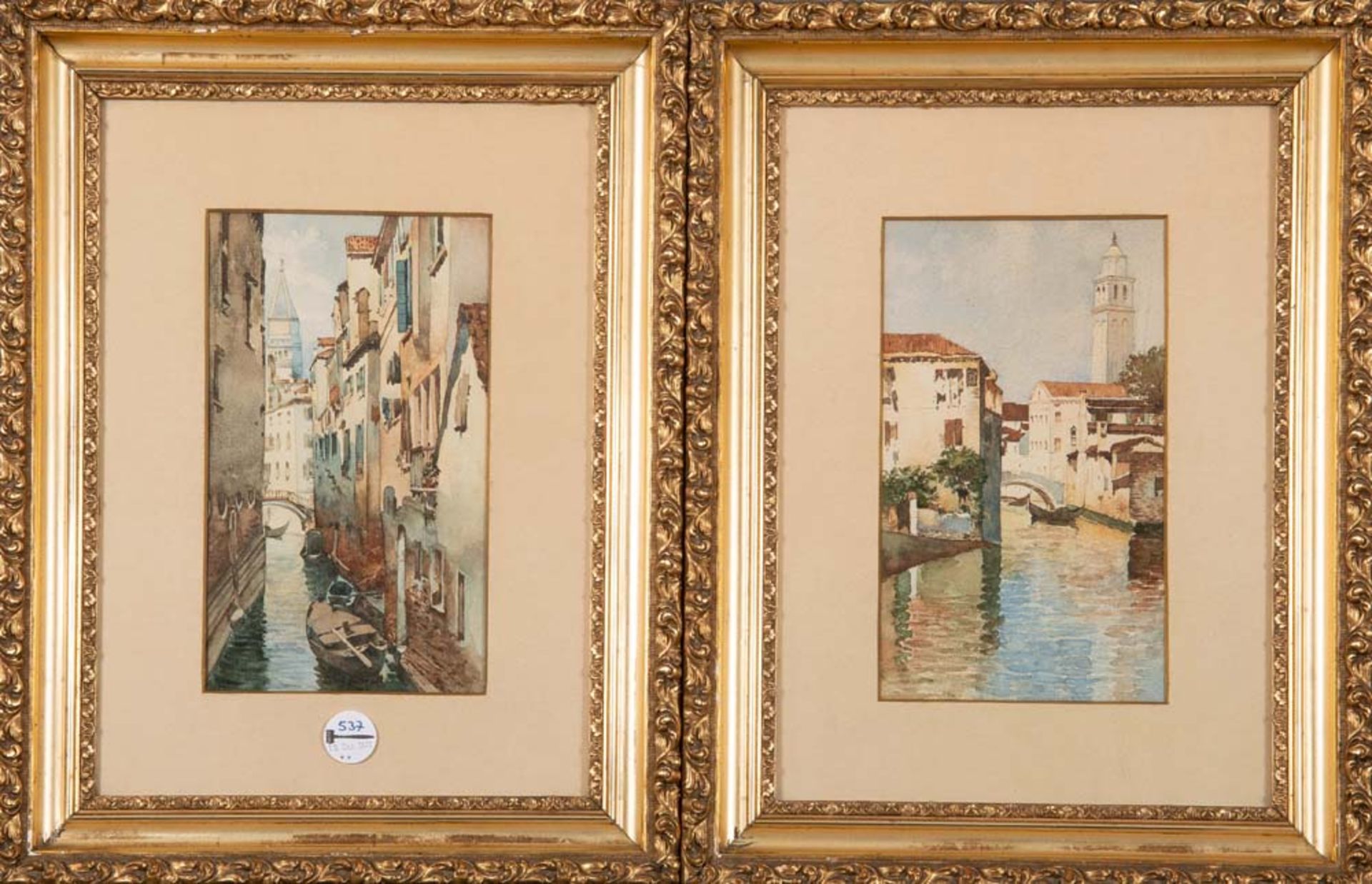 Maler des 20. Jhs. Zwei Ansichten von Venedig. Aquarell, hi./Gl./gerahmt. 28 x 16,5 cm. **