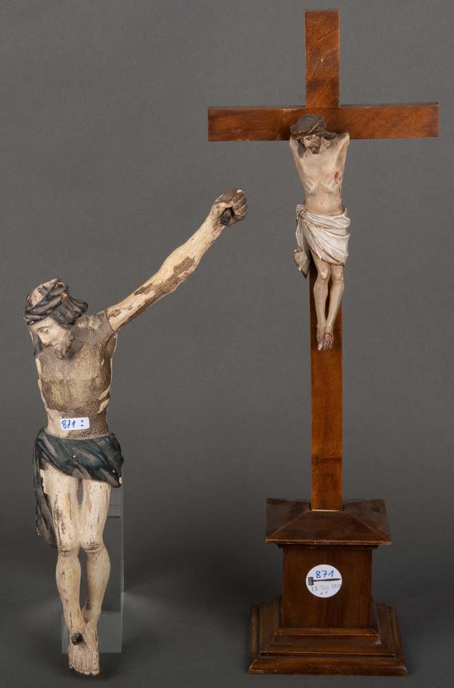 Kruzifixus und Kruzifix. Deutsch 19./20. Jh. Holz, geschnitzt, auf Kreidegrund bemalt, H=42 bis 57