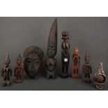 Konvolut Ahnen- und Kultfiguren; dazu eine Maske. Afrika. Massivholz, geschnitzt, H=22 bis 54 cm. (