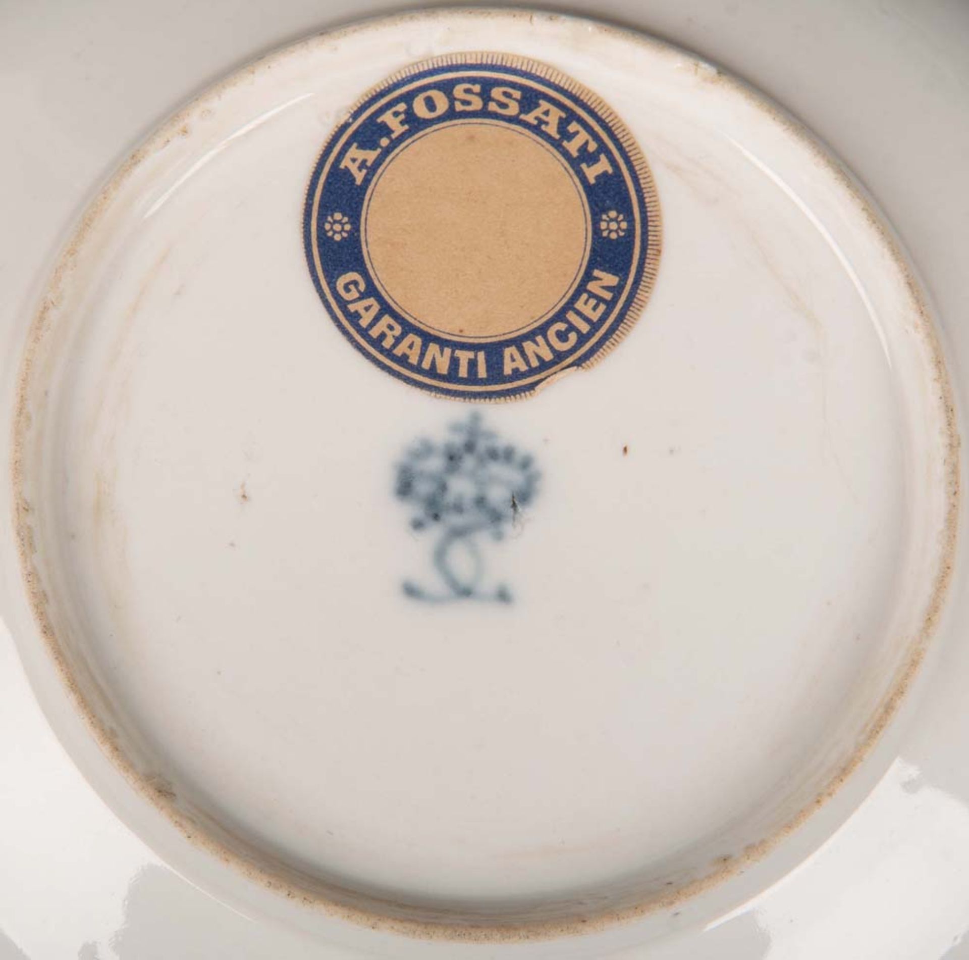 Tasse mit Unterschale. Ludwigsburg 1770. Porzellan, bunt bemalt mit heimischen Vögeln auf Ast, - Bild 2 aus 2