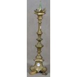 Kerzenleuchter. Südeuropa 18. Jh. Bronze, H=71,5 cm. (besch.)**