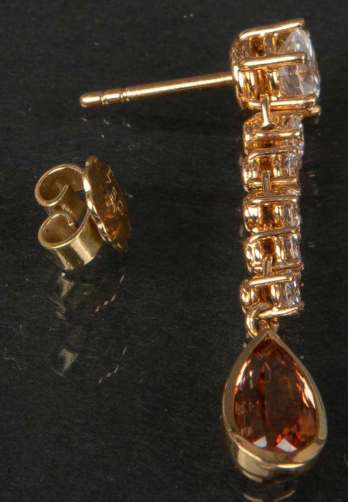 Paar Ohrgehänge. 18 ct Gold, ca. 7 g. Besetzt mit Morganit und Brillanten, ca. 1,75 ct. - Image 2 of 2