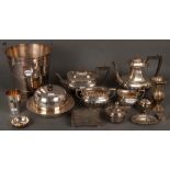 Konvolut Silber / Versilbertes. Bestehend aus: Kaffeeservice, Becher, Schale, Deckeldose, Vase,