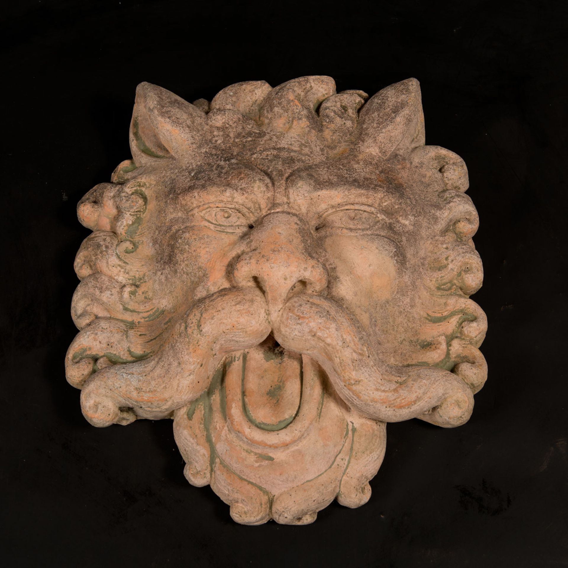 Fountain mask