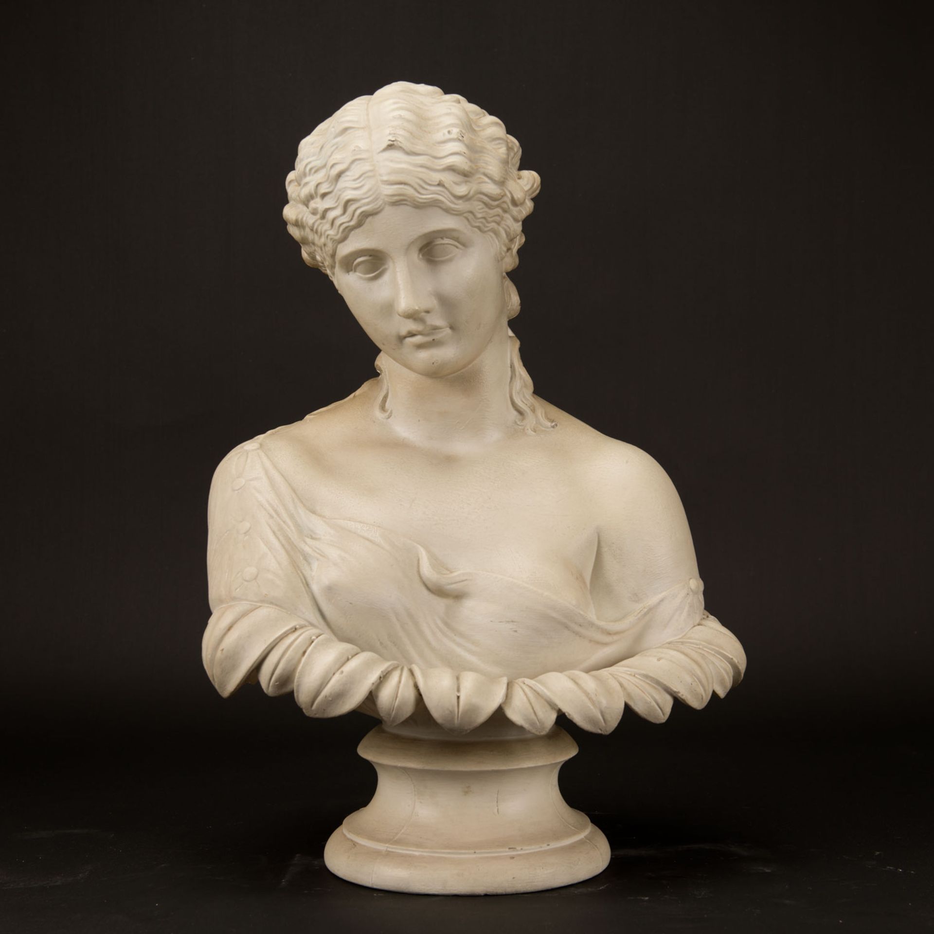 Romantic girl bust