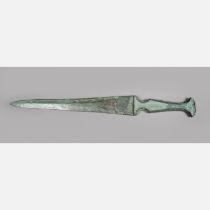 Ancient bronce dagger