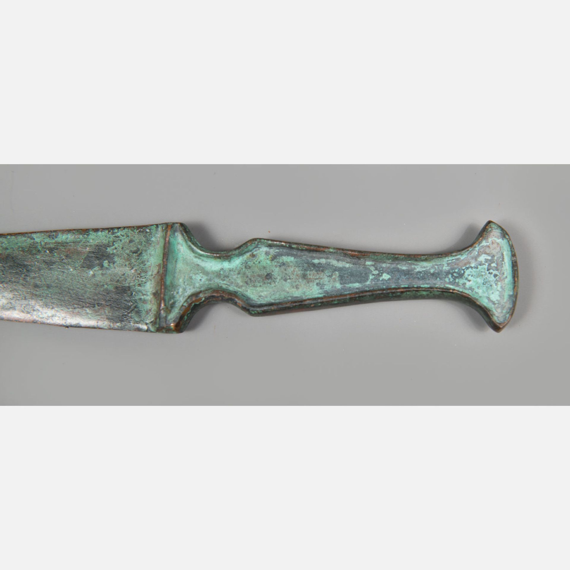 Ancient bronce dagger - Image 2 of 3