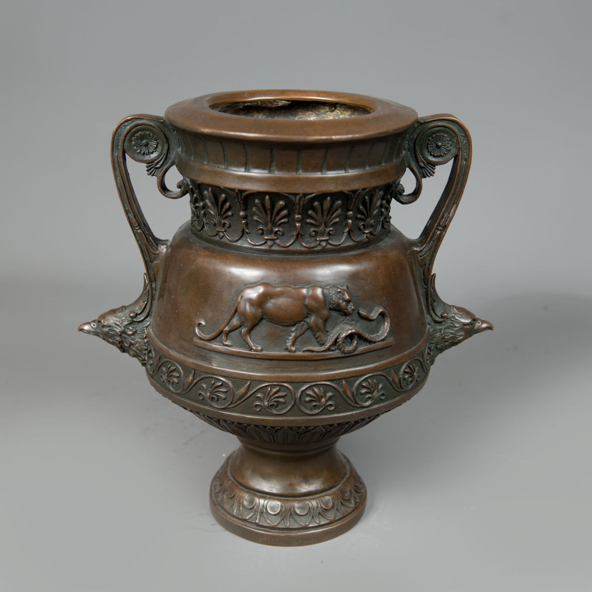 Amphora bronze vase - Image 3 of 3
