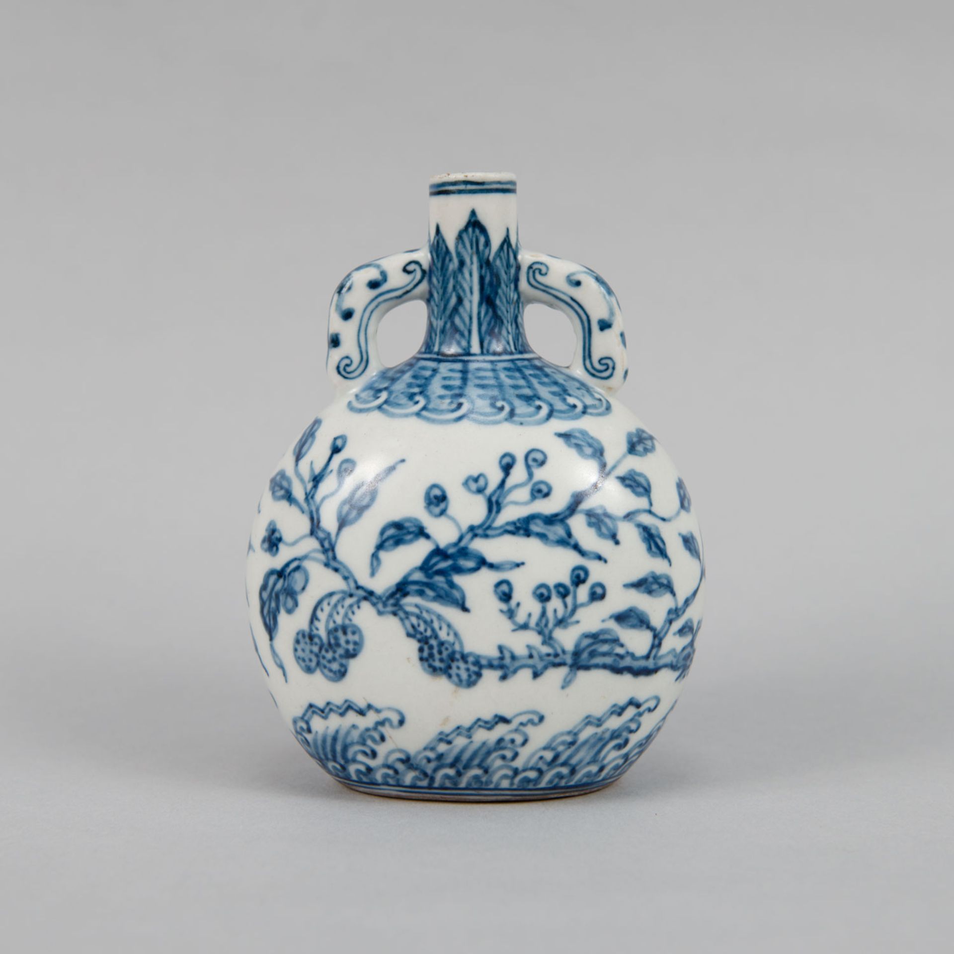 Chinese porcelain bottle - Image 2 of 3