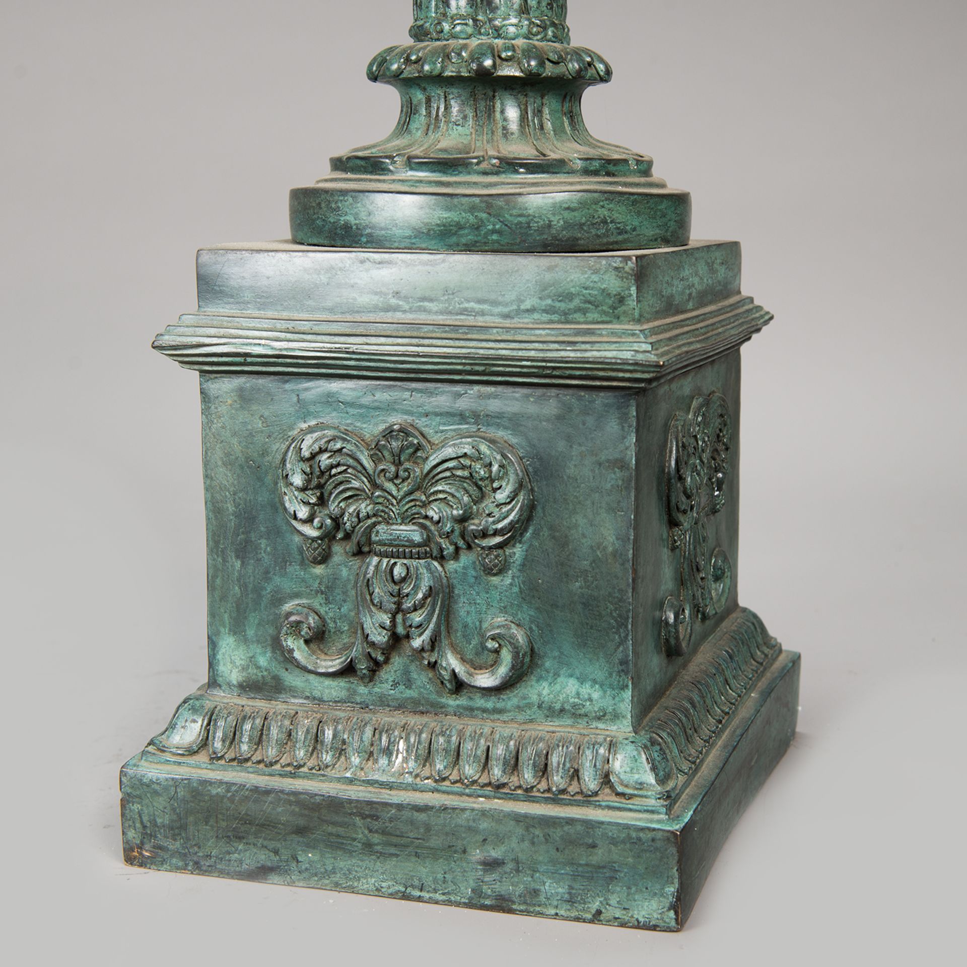 Classical Urn Vase - Image 3 of 3