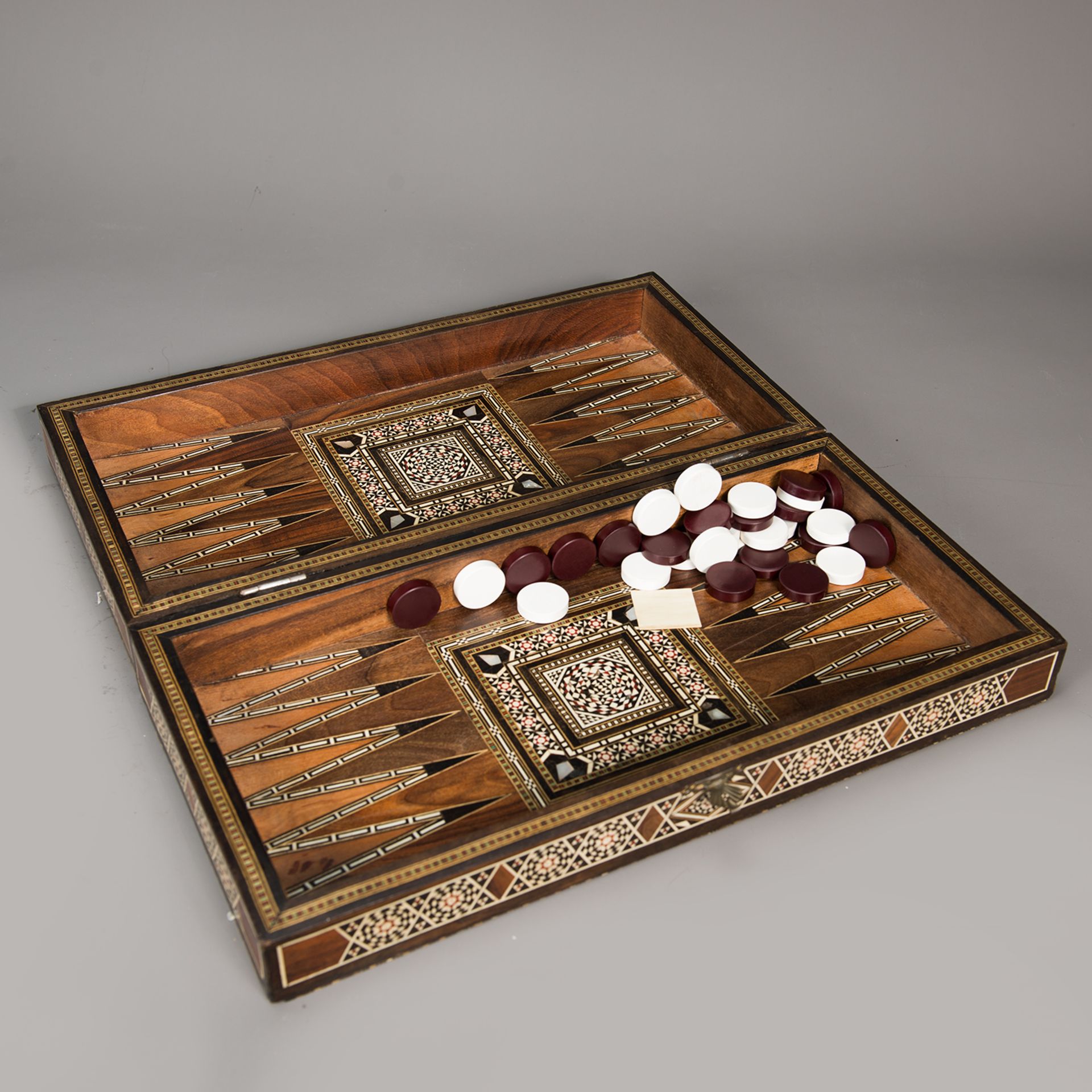 Oriental Backgammon Set - Image 2 of 3