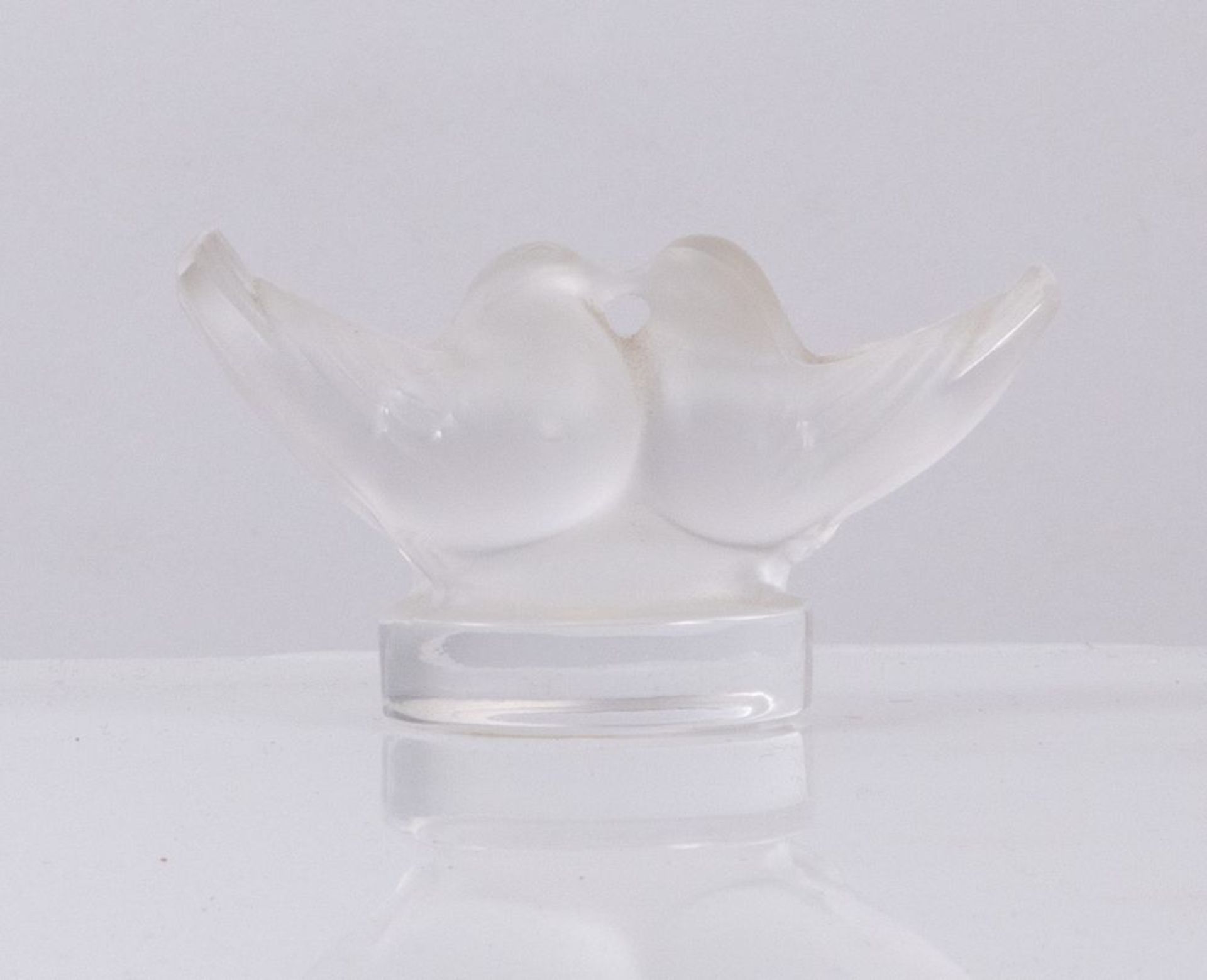 LALIQUE, Parigi. Coppia di uccellini. Cm 4x7,5x3,5.