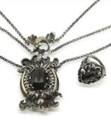 Granat Trachtengarnitur