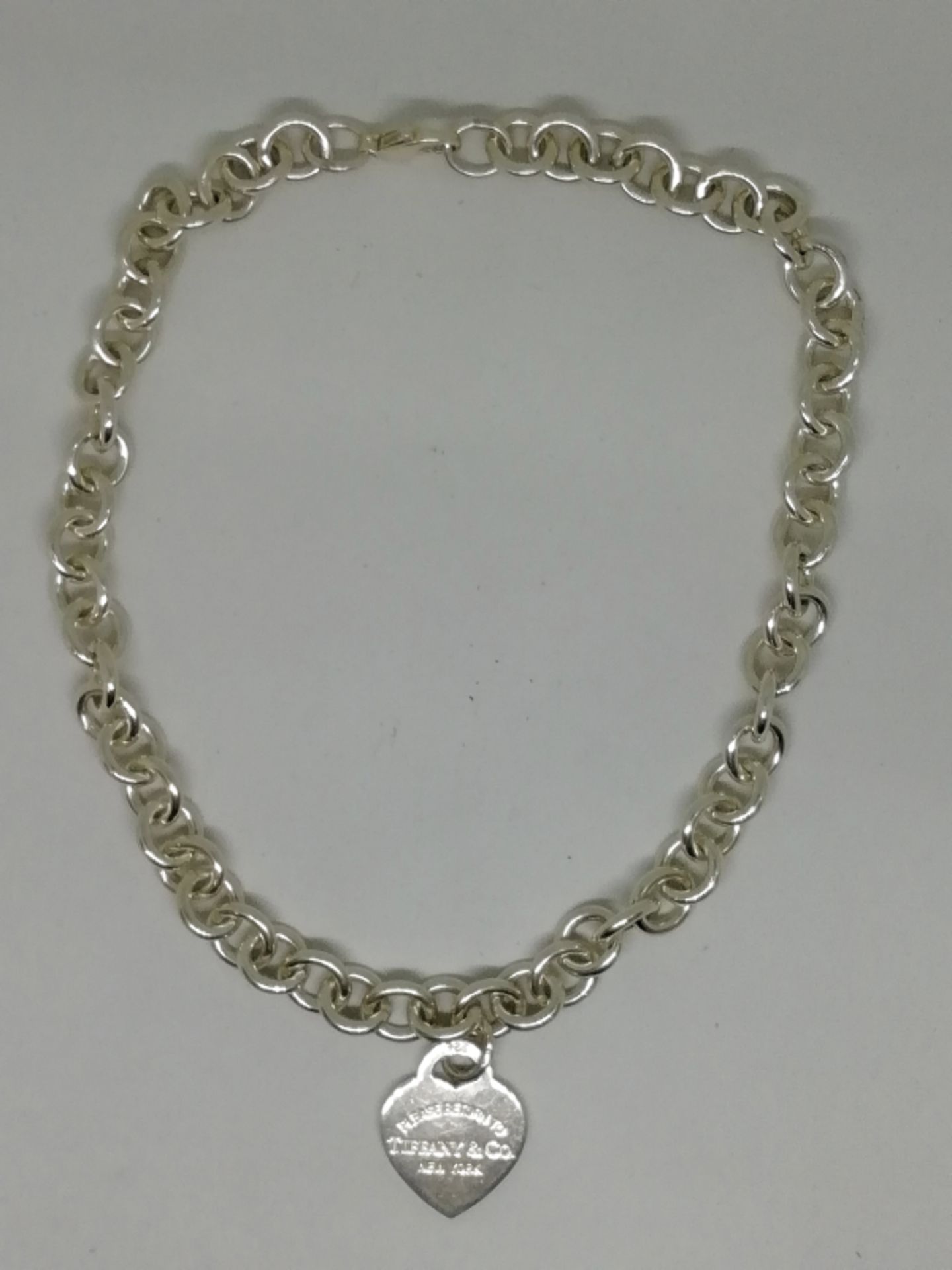 Silberne Halskette mit Anhänger