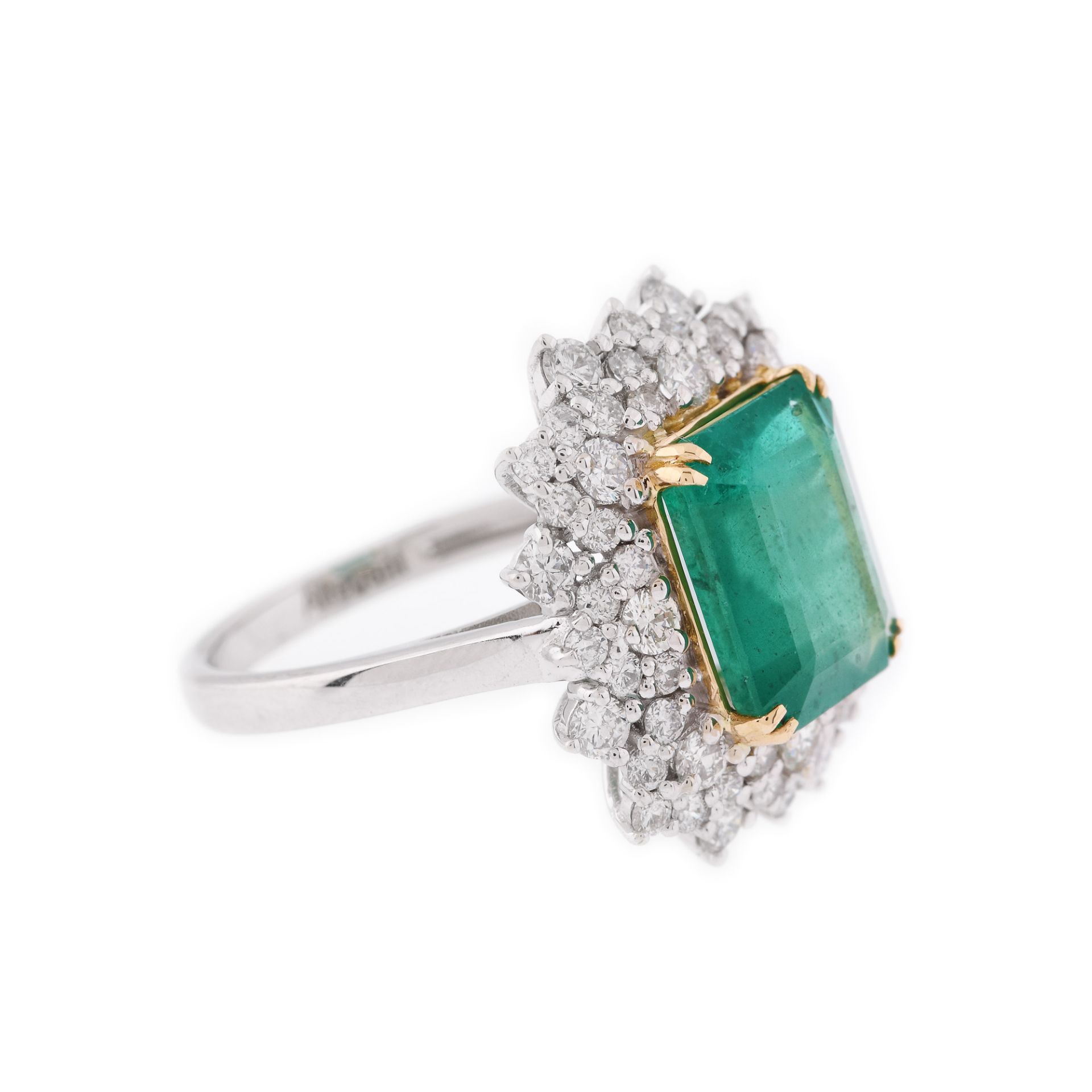 Two colour gold ring, decorated with emerald surrounded by diamonds, IGI gemmological certificate - Bild 2 aus 3