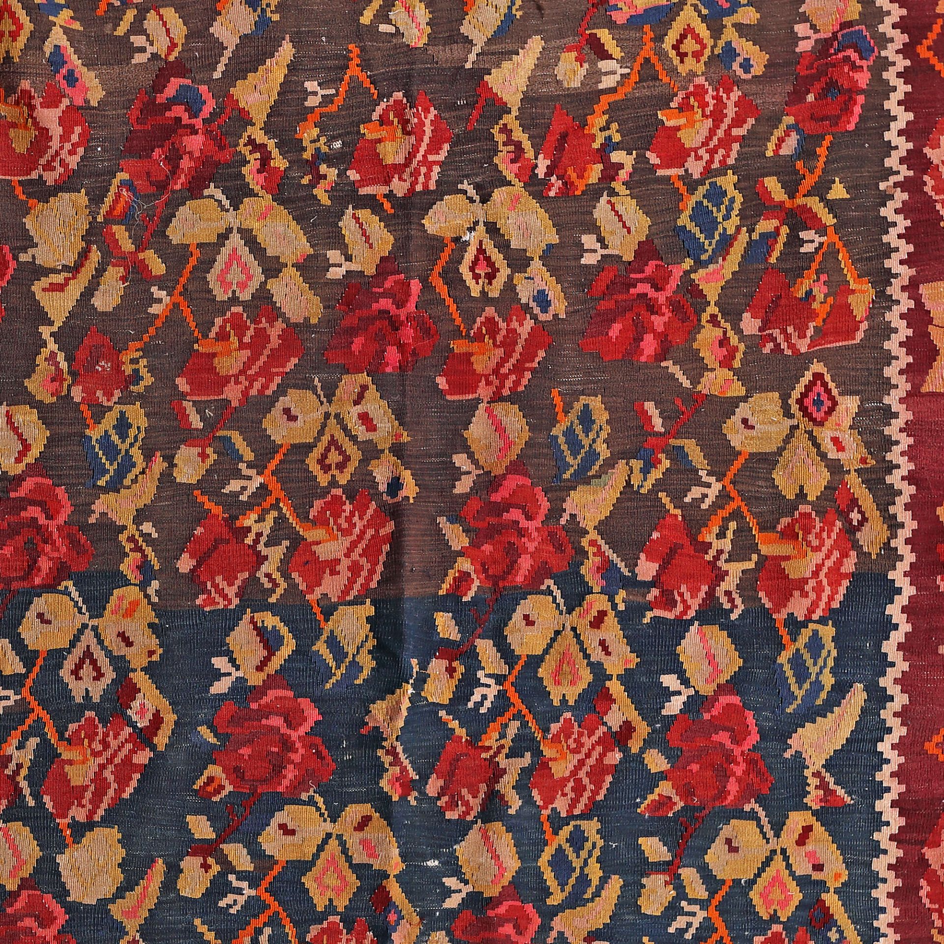 Two-tone wool rug, decorated with roses, Bucovina, late 19th century - Bild 2 aus 2